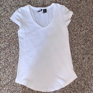 White v-neck T-shirt